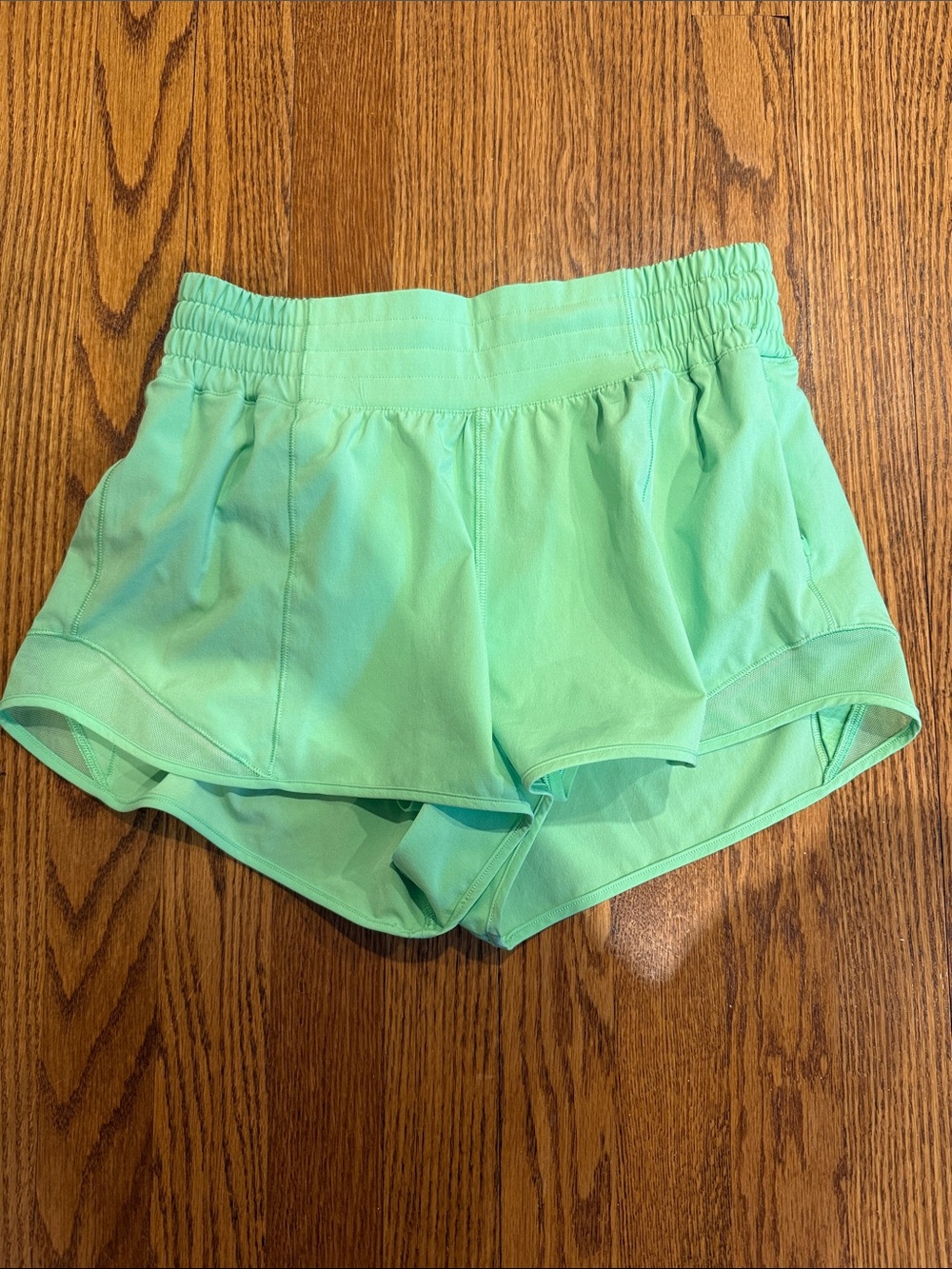 lululemon athletica Hotty Hot HR 2.5" inseam - size 6
